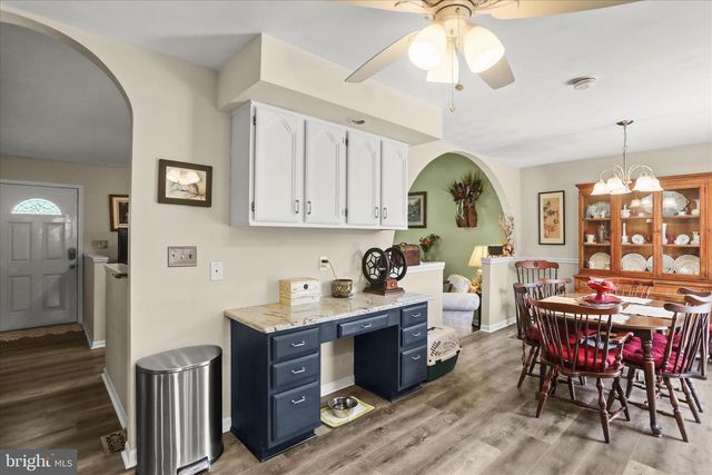 17 ECKER AVE, Stewartstown, PA 17363