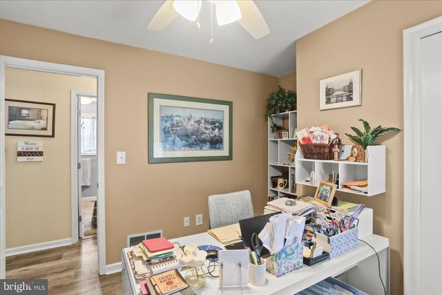 17 ECKER AVE, Stewartstown, PA 17363