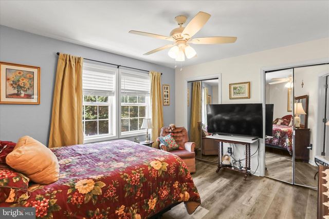 17 ECKER AVE, Stewartstown, PA 17363
