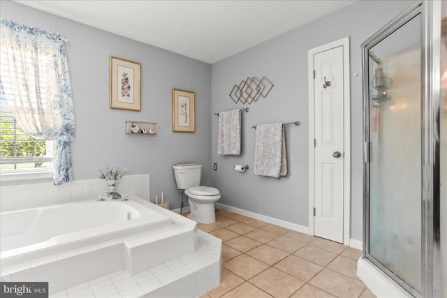 17 ECKER AVE, Stewartstown, PA 17363