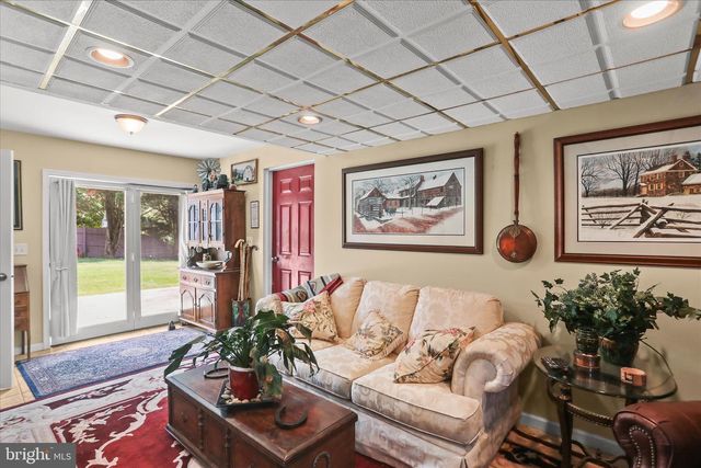 17 ECKER AVE, Stewartstown, PA 17363