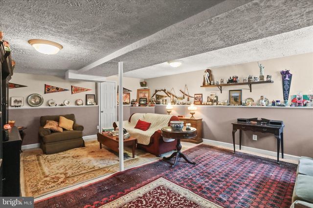 17 ECKER AVE, Stewartstown, PA 17363
