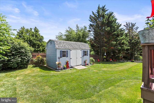 17 ECKER AVE, Stewartstown, PA 17363