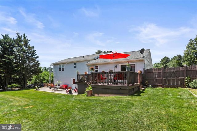 17 ECKER AVE, Stewartstown, PA 17363