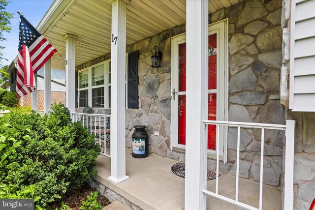 17 ECKER AVE, Stewartstown, PA 17363