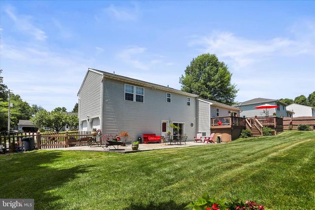 17 ECKER AVE, Stewartstown, PA 17363