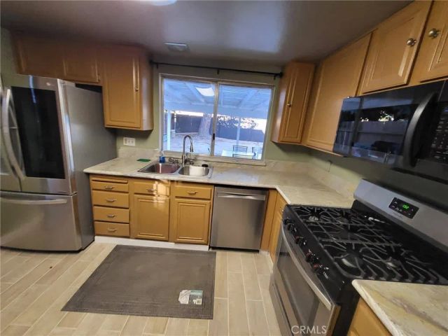 44025 Glenraven, Lancaster, CA 93535