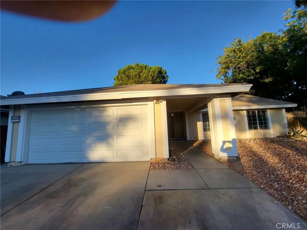 44025 Glenraven, Lancaster, CA 93535