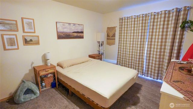 3221 S 208th Street, Seatac, WA 98198