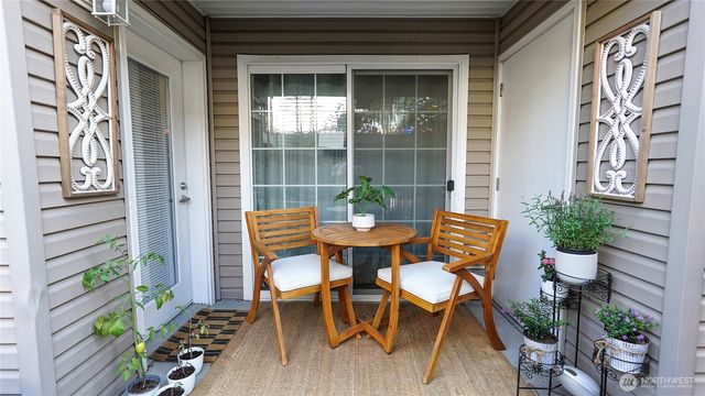 3221 S 208th Street, Seatac, WA 98198