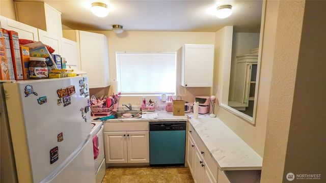 3221 S 208th Street, Seatac, WA 98198
