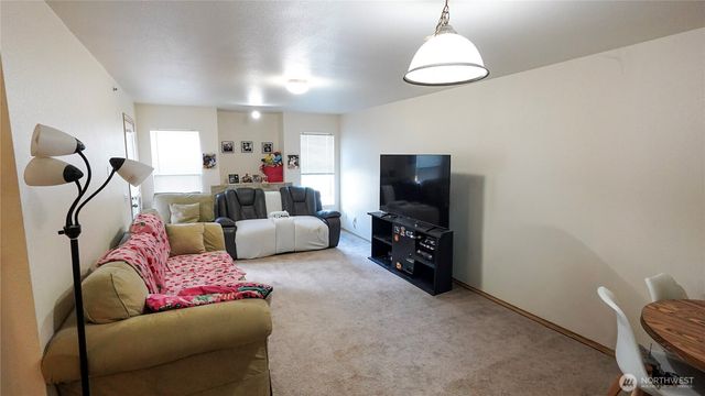 3221 S 208th Street, Seatac, WA 98198