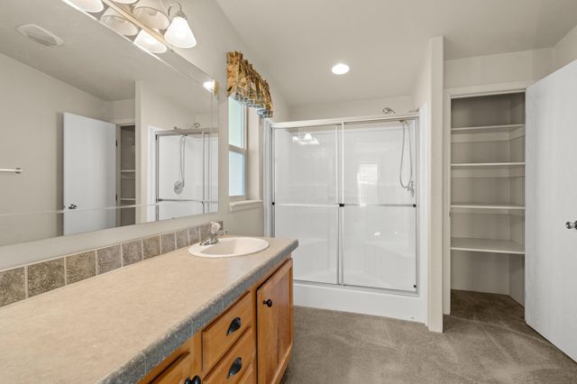 3431 S Pacific Highway SPC 17, Medford, OR 97501