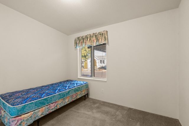 3431 S Pacific Highway SPC 17, Medford, OR 97501