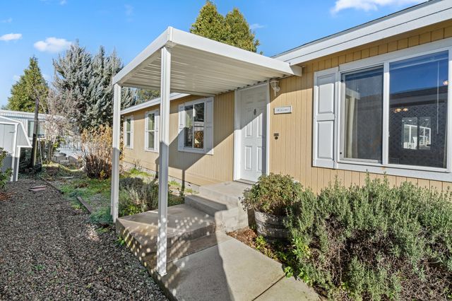 3431 S Pacific Highway SPC 17, Medford, OR 97501