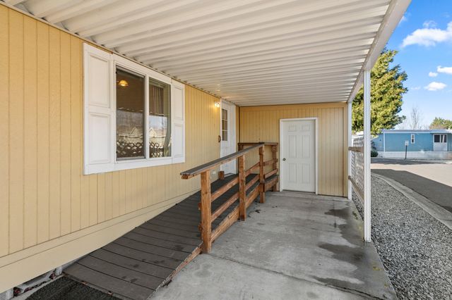 3431 S Pacific Highway SPC 17, Medford, OR 97501