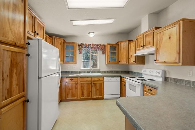 3431 S Pacific Highway SPC 17, Medford, OR 97501