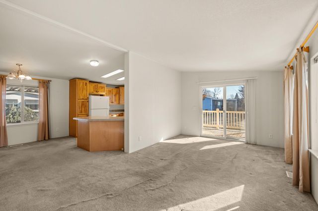 3431 S Pacific Highway SPC 17, Medford, OR 97501