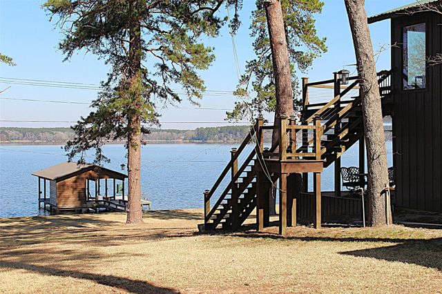 397 County Road 2143, Crockett, TX 75835