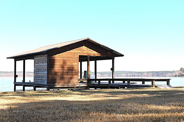 397 County Road 2143, Crockett, TX 75835