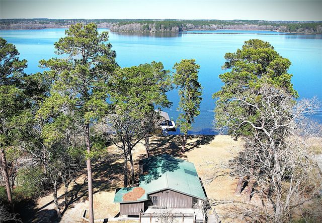 397 County Road 2143, Crockett, TX 75835