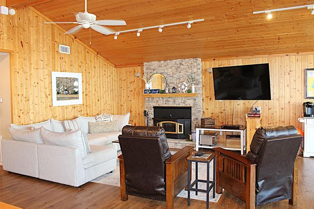 397 County Road 2143, Crockett, TX 75835