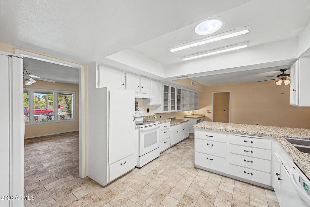 19817 N SOMBRERO Circle, Sun City, AZ 85373 — photo 5