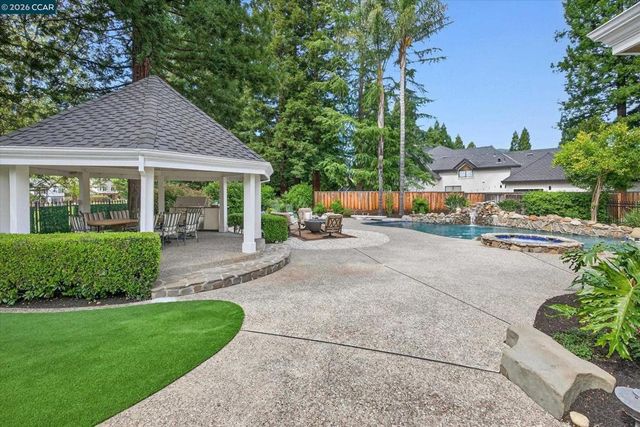 3312 Blackhawk Meadow Dr, Danville, CA 94506