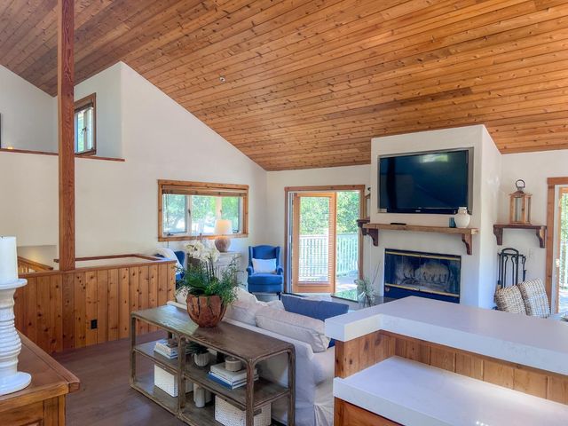 442 Corral De Tierra Road, Salinas, CA 93908