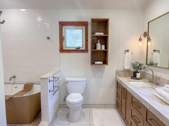 442 Corral De Tierra Road, Salinas, CA 93908