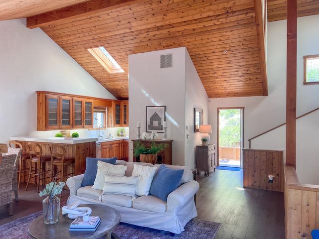 442 Corral De Tierra Road, Salinas, CA 93908