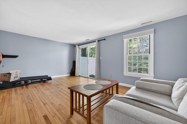 68 Jericho Rd 68, Weston, MA 02493