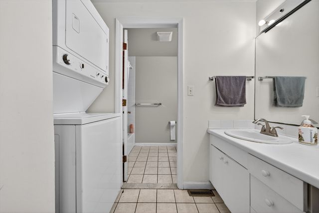 68 Jericho Rd 68, Weston, MA 02493