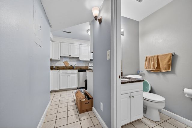68 Jericho Rd 68, Weston, MA 02493