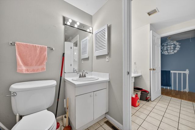 68 Jericho Rd 68, Weston, MA 02493