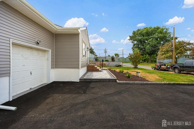 1221 Charter Street, Piscataway, NJ 08854
