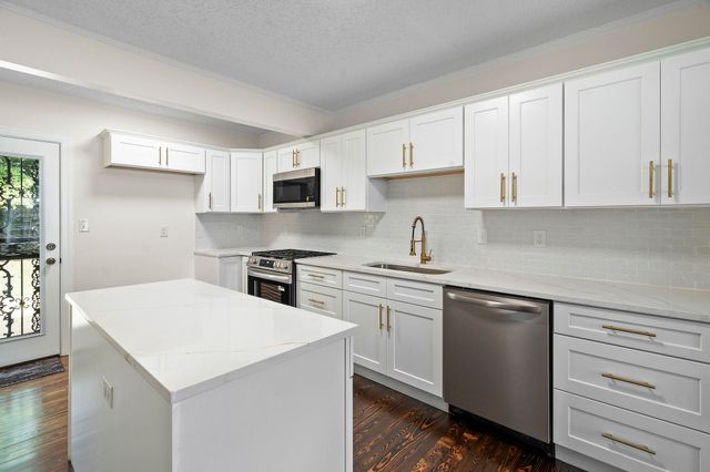 200 ALEXANDER ST, Memphis, TN 38111