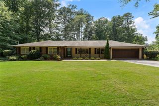 1553 Congress Circle, Dunwoody, GA 30338