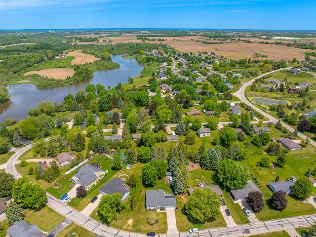W4426 River Bend DRIVE, Waldo, WI 53031