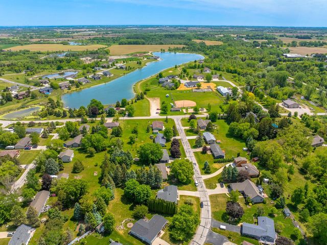 W4426 River Bend DRIVE, Waldo, WI 53031