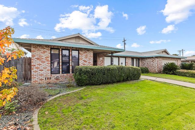 1570 Valley View Dr, Yuba City, CA 95993