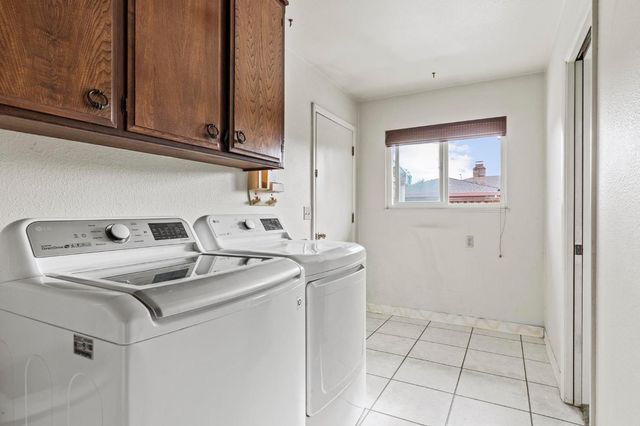 1570 Valley View Dr, Yuba City, CA 95993