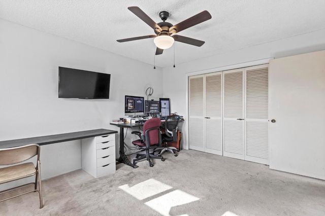 1570 Valley View Dr, Yuba City, CA 95993