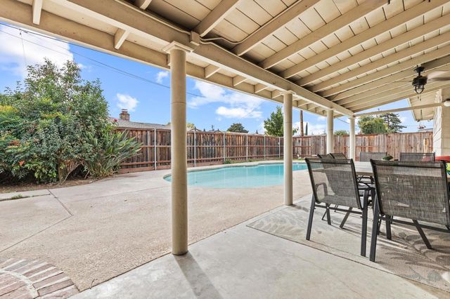 1570 Valley View Dr, Yuba City, CA 95993