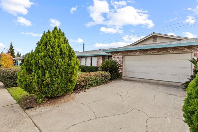 1570 Valley View Dr, Yuba City, CA 95993