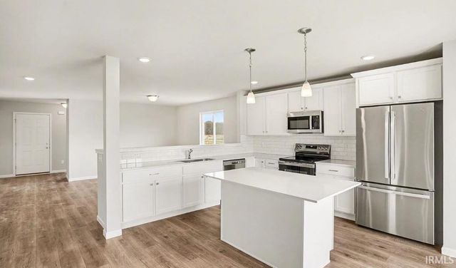 903 Breezewood Drive, Lakeville, IN 46536