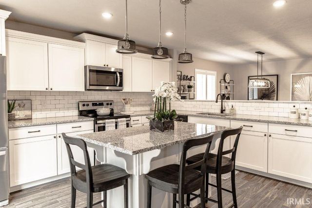 903 Breezewood Drive, Lakeville, IN 46536