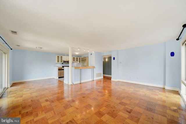 7 CROSS KEYS RD #7E, Baltimore, MD 21210