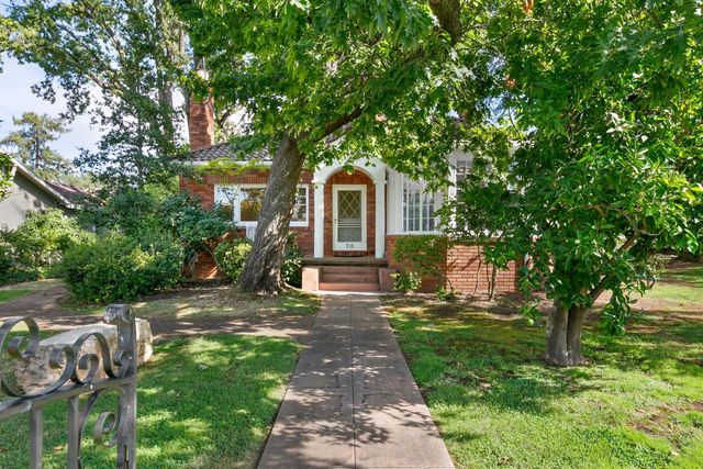 715 Figueroa St, Folsom, CA 95630