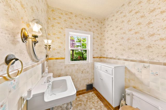 715 Figueroa St, Folsom, CA 95630